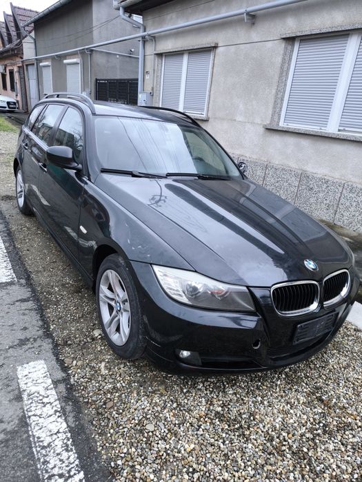 Vând BMW E91 318d  2009 ( motor defect )