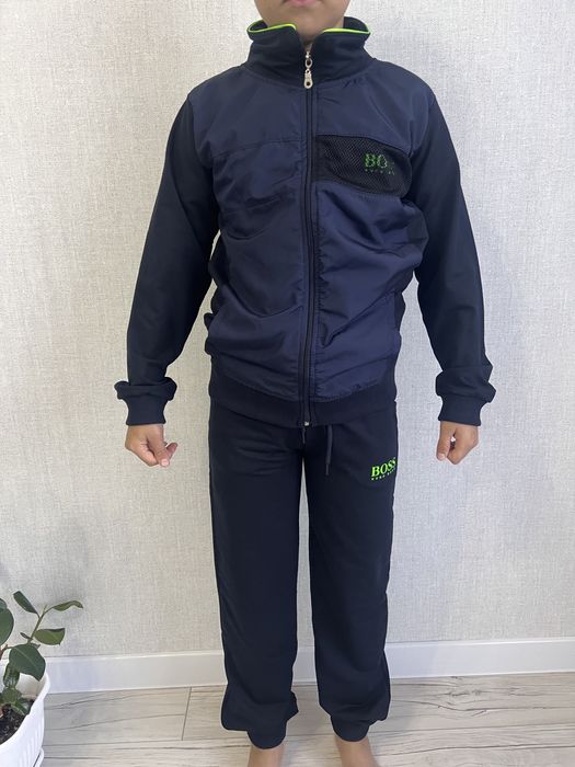 Продам спортивный костюм на мальчика 11-13 лет