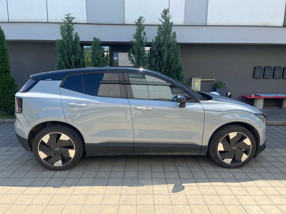 Volvo EX30 Ultra Twin Motor AWD • 428CP • Full Option • An 2024