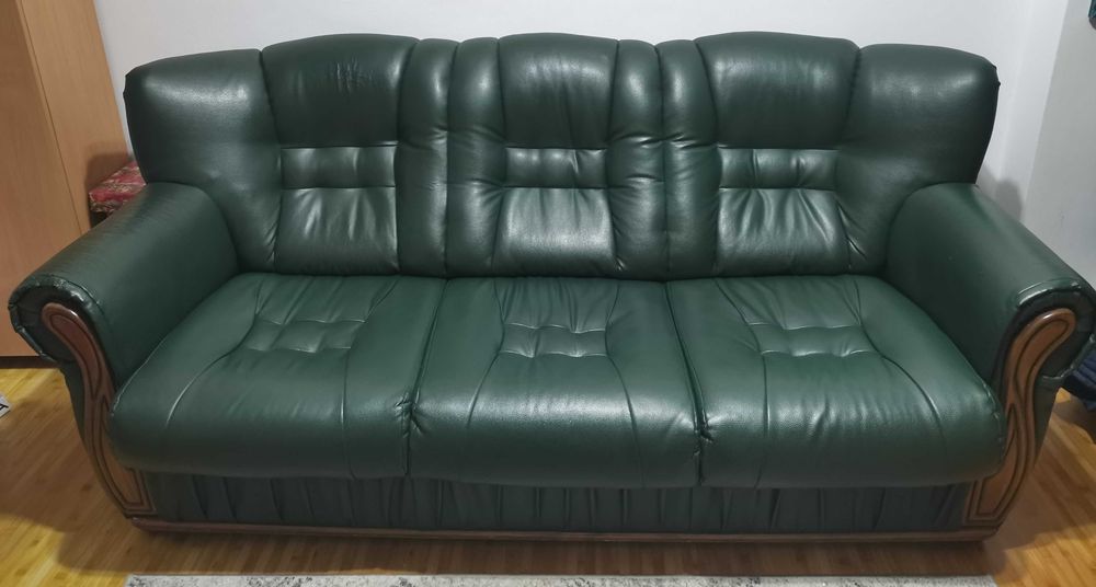 Vând urgent canapea imitație piele