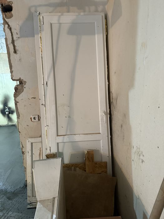 Продам дверь пластиковая