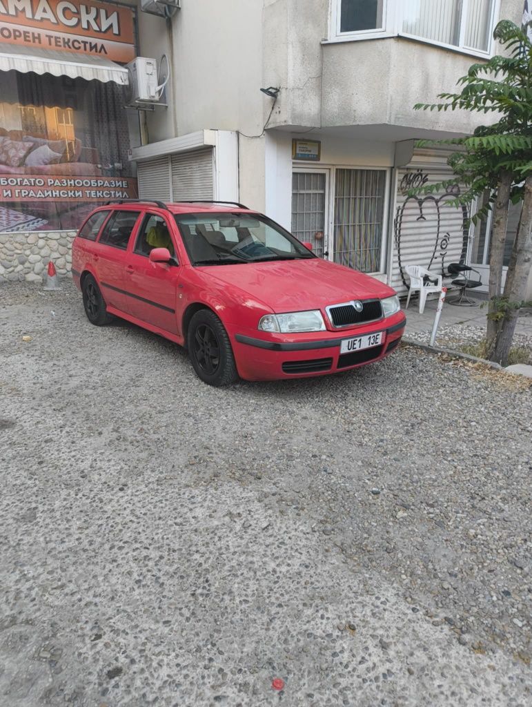 Шкода Октавия 1.9TDI 90ks  2555 лв
