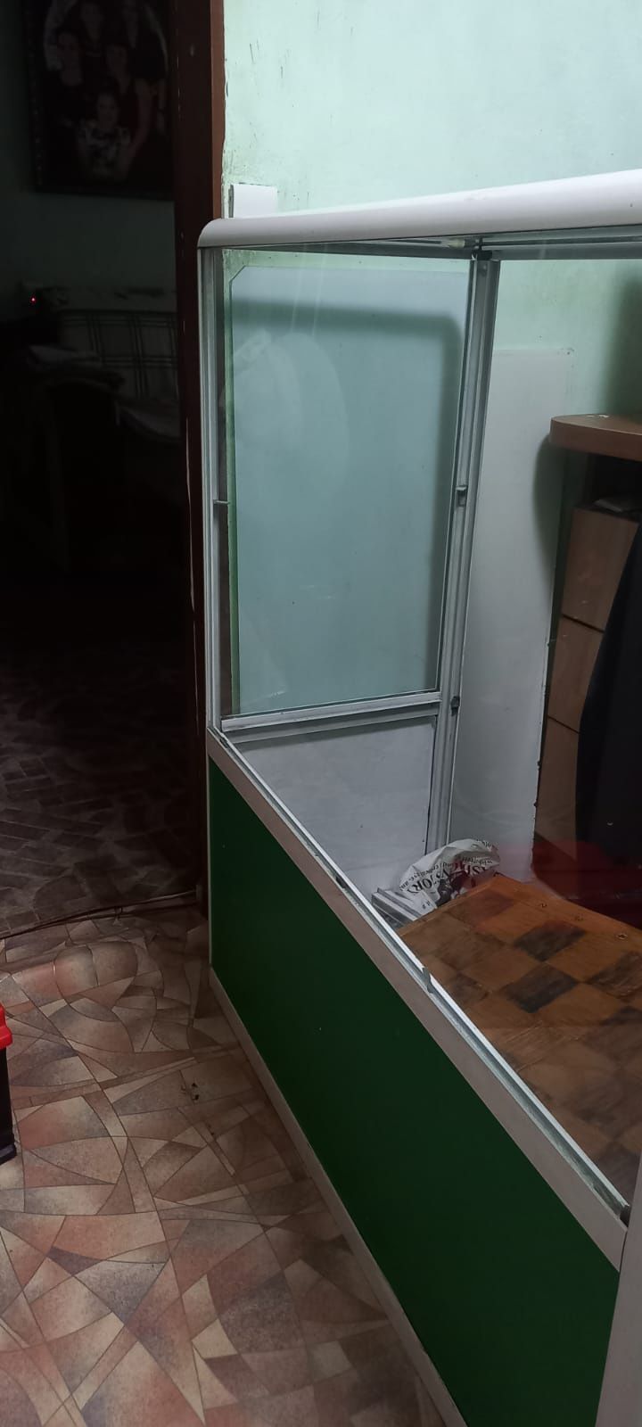 Витрина стекло отличное качество
