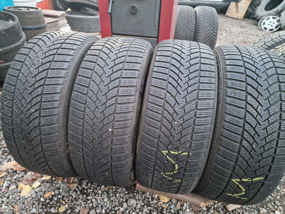 Anvelope 225/50R17 marca Semperit, DOT 2018, 8 mm