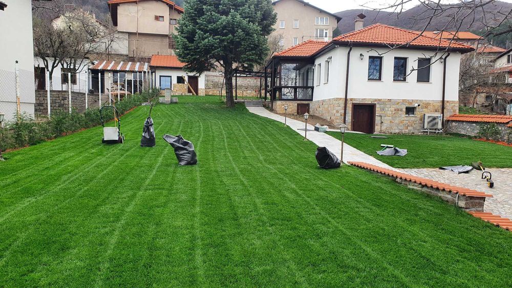 Услуги с мини багер и челен товарач Bobcat.. Самосвал .