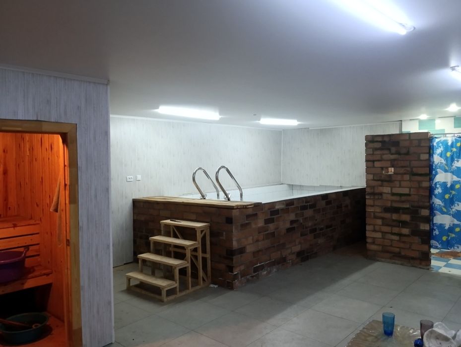 Сдаётся новая семейная сауна с бассейном.