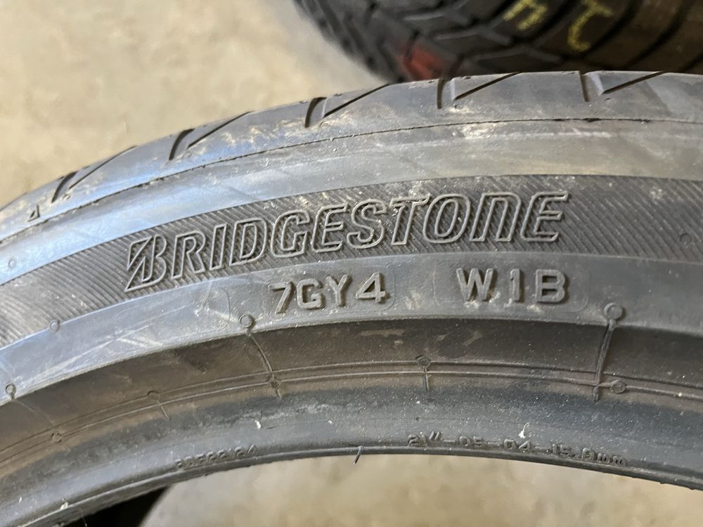 2 бр Летни гуми 235/45/21 Bridgestone (2021)