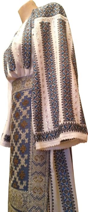 Costum popular românesc cusut cu fir de argint