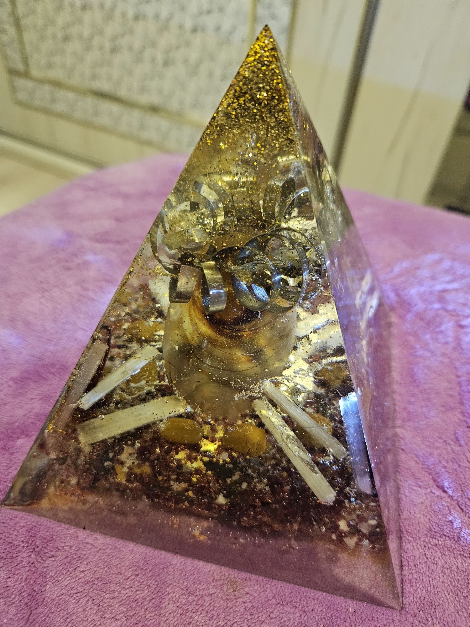Piramida handmade 16x15 cm pt vindecare si protectie
