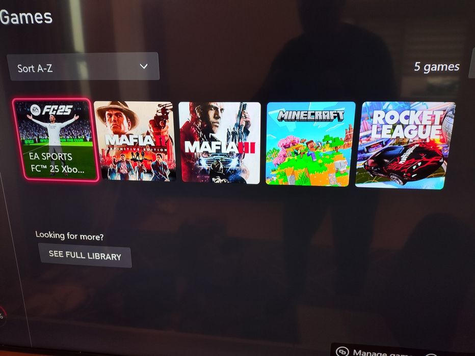 Vând Xbox one s 1tb 4k cu jocuri FIFA 25