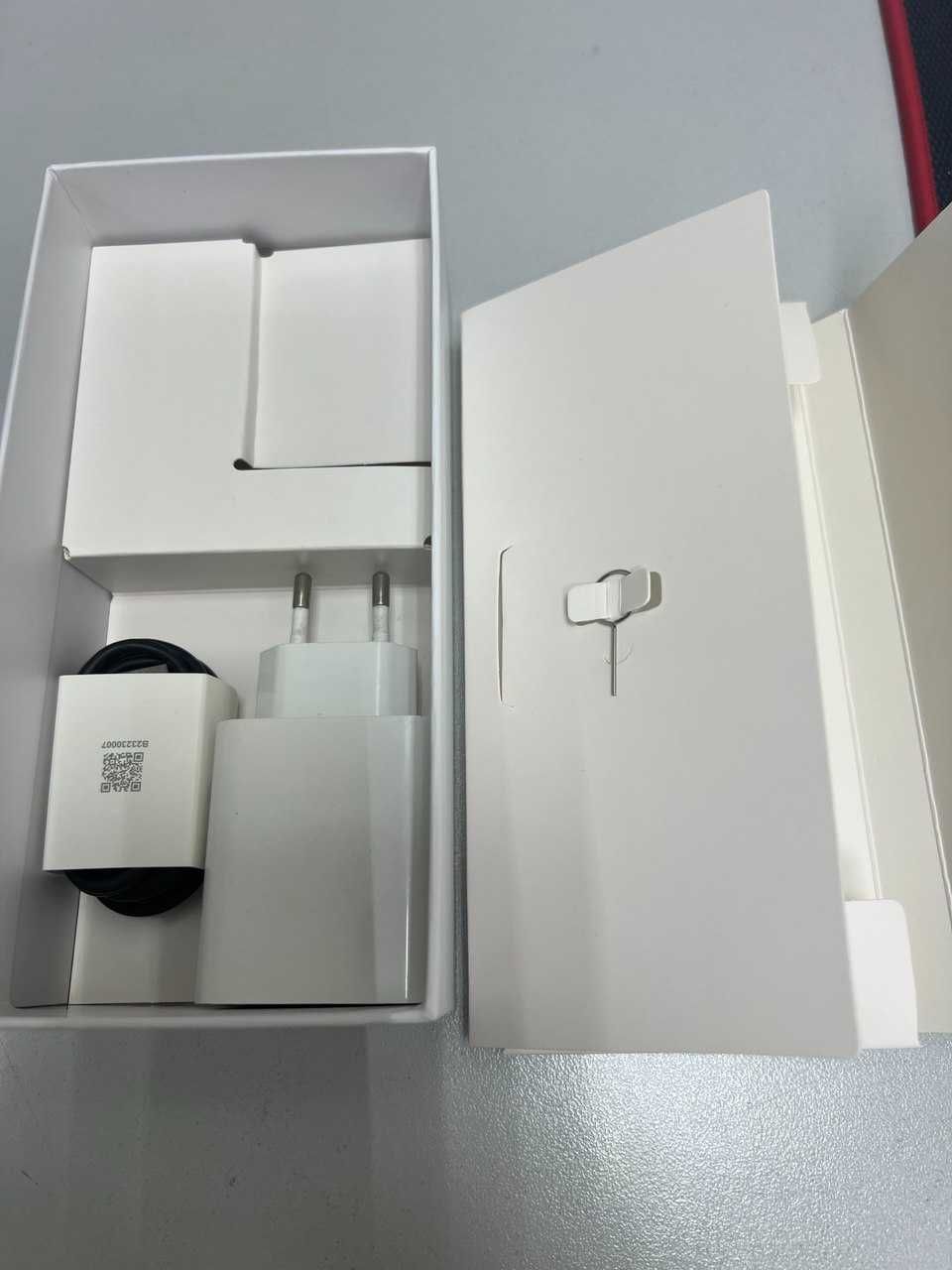 Продам смартфон Xiaomi Redmi Note 12 4/128 GB