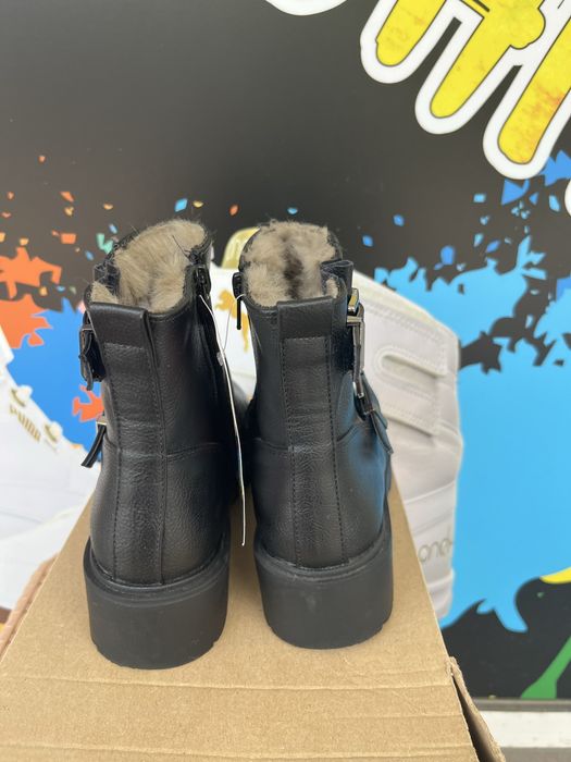 Дамски топли боти M&S номер 36