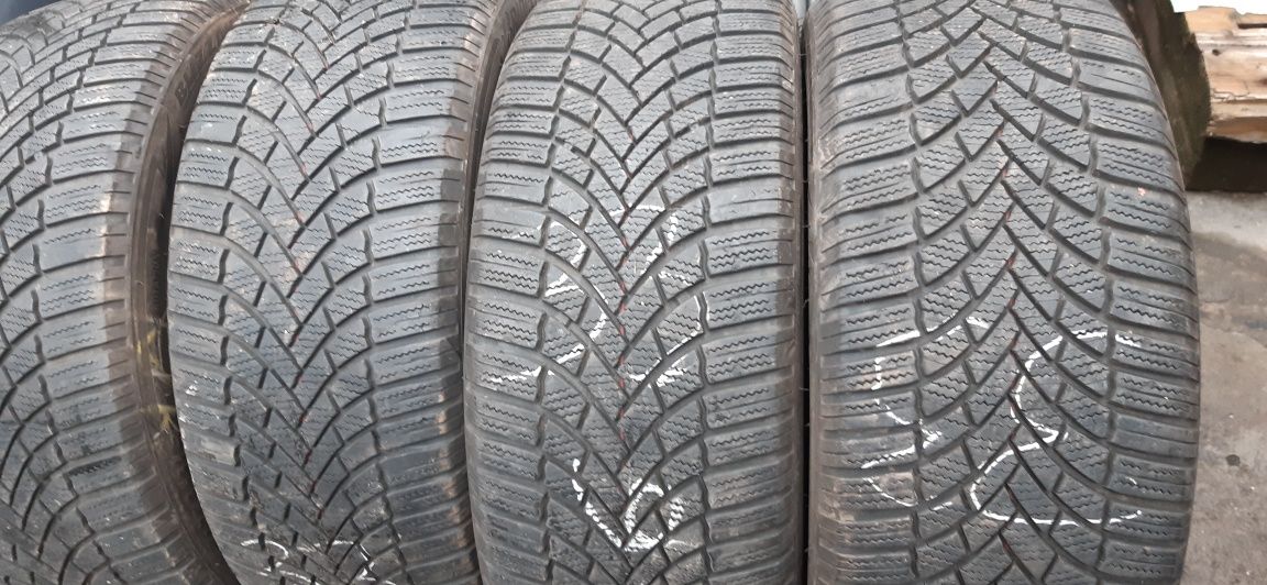 4 anvelope 215/50r17 iarnă dot 2021 marca Bridgestone preț 220 lei/buc