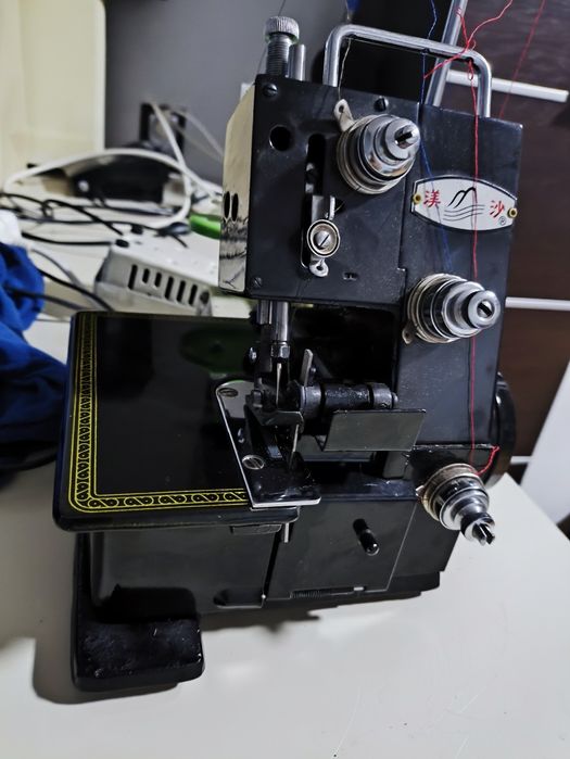 Оверлок в хорошем состоянии