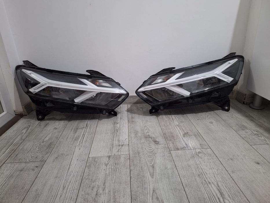 Faruri far stanga dreapta dacia logan sandero jogger