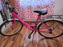 Vând bicicleta roz