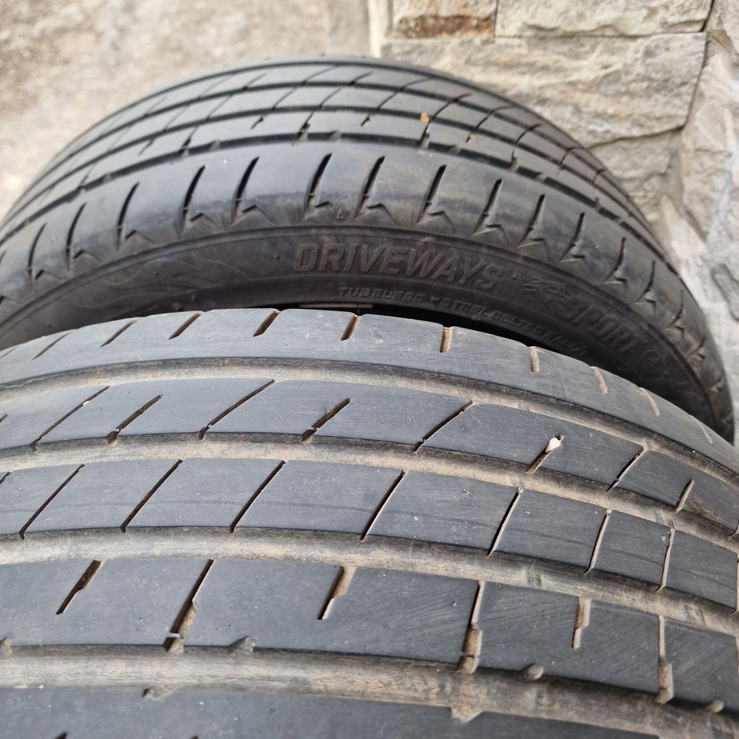 2  бр.  Гуми  LASSA  DRIVEWAYS +