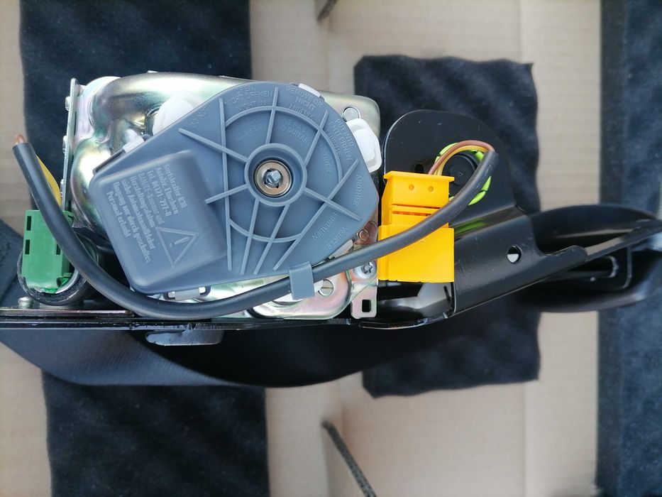 Centura siguranță pre-safe dreapta fata Mercedes C-class A2058607000