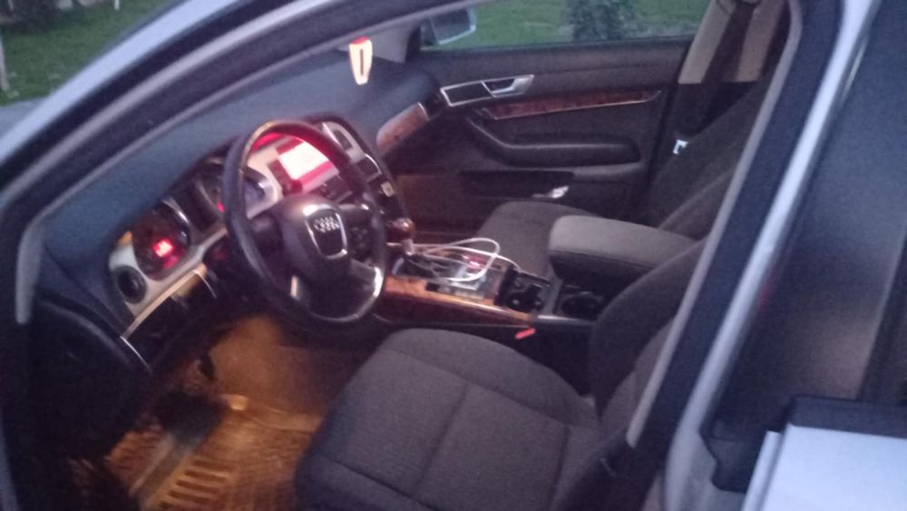 Vînd Audi A6 mot.2000 cp.140