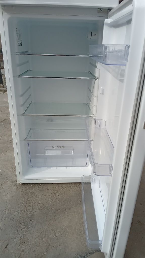 Продам Холодильник шиваки