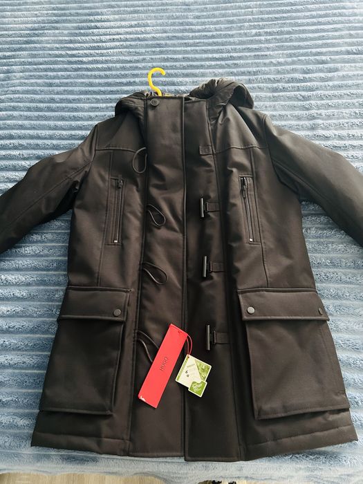 Geaca H u g o B o s s, noua ,marime 48 ,M