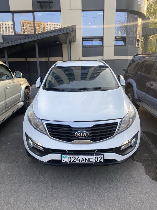 KIA SPORTAGE 2013 2литра полный привод ПРОДАМ СРОЧНО