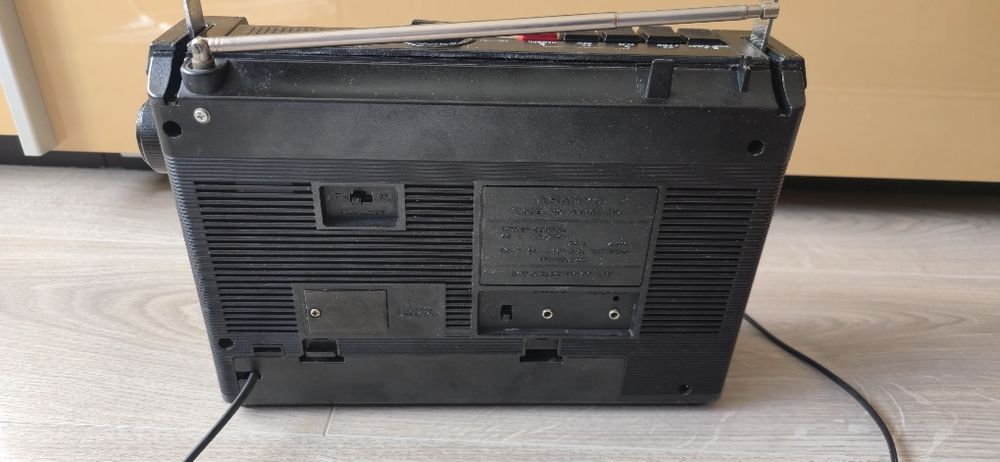 Radio casetofon M2402