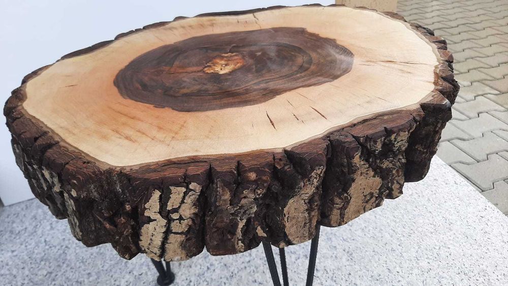 Măsuțe din trunchi de brad/nuc