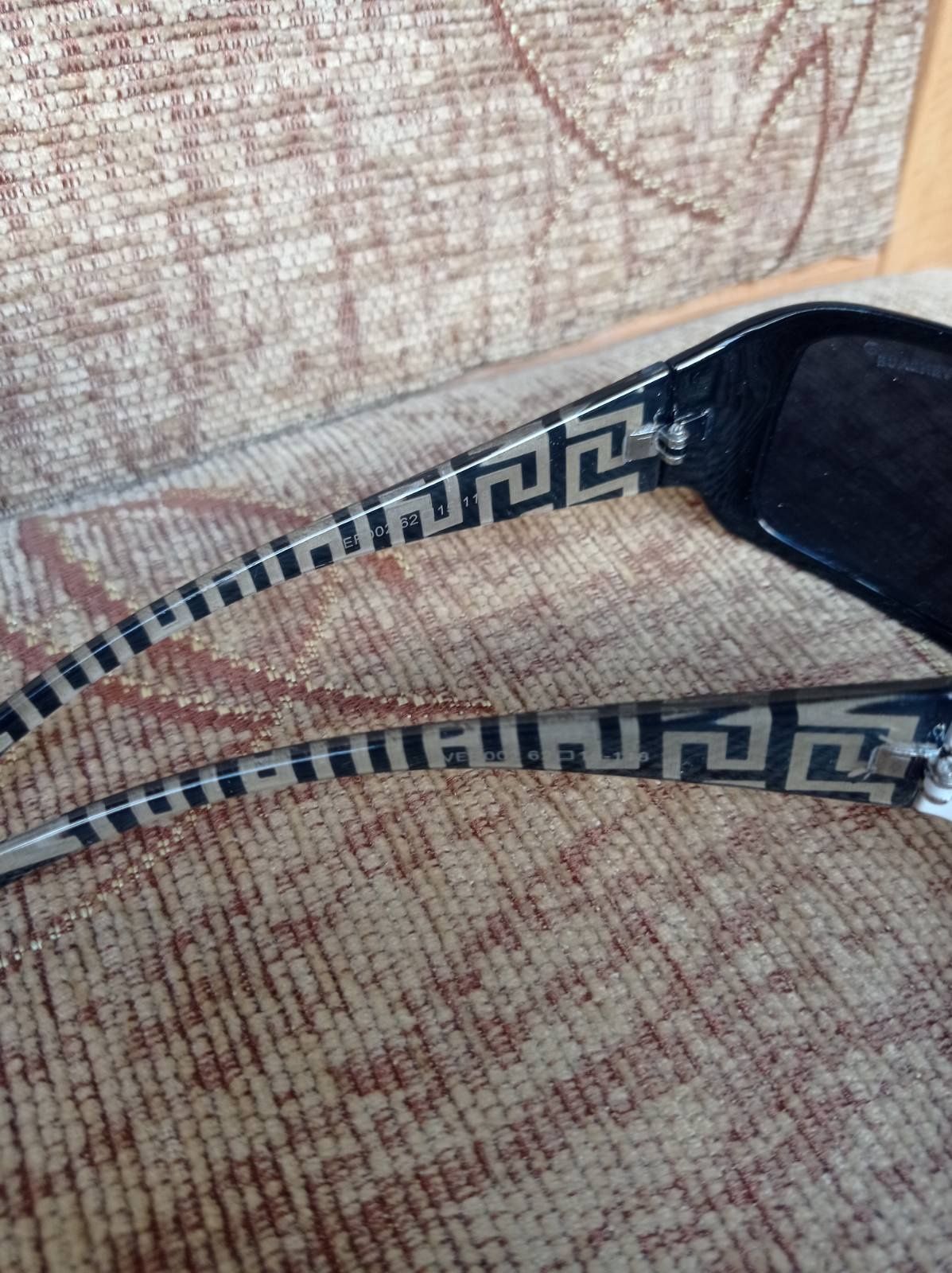 Продавам слънчеви очила марка Versace.