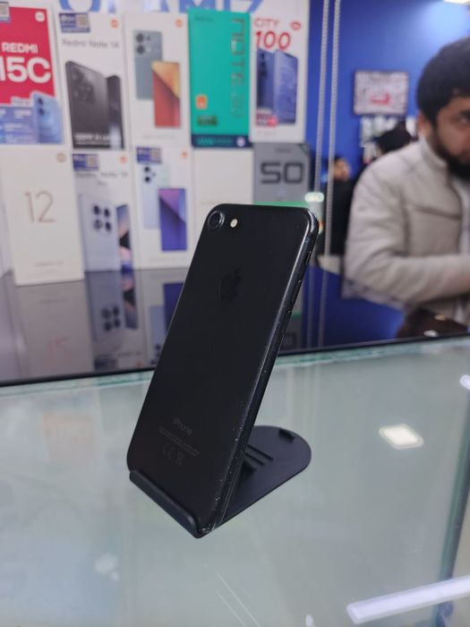 iPhone 7  sotiladi