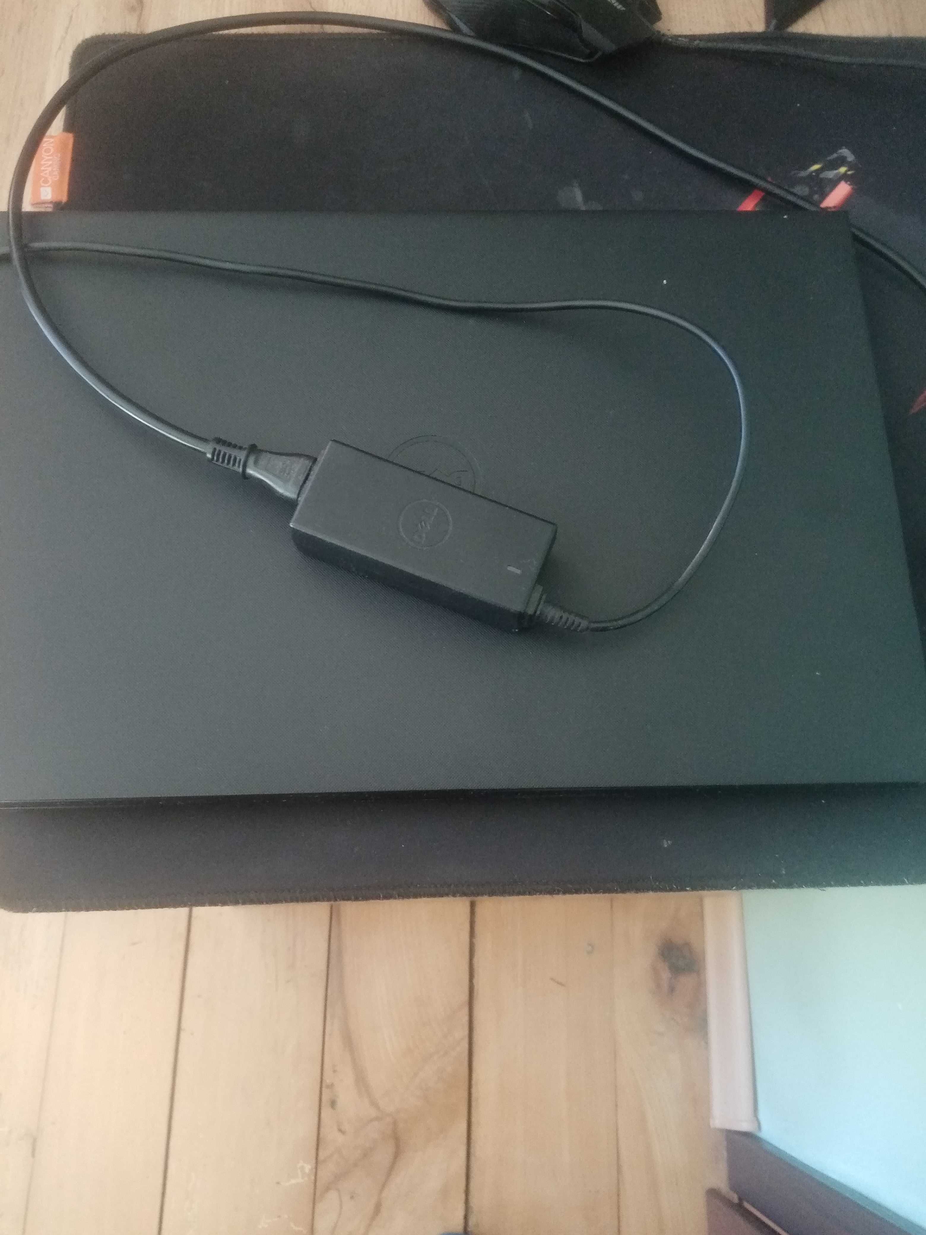 Лаптоп DELL в много добро състояние