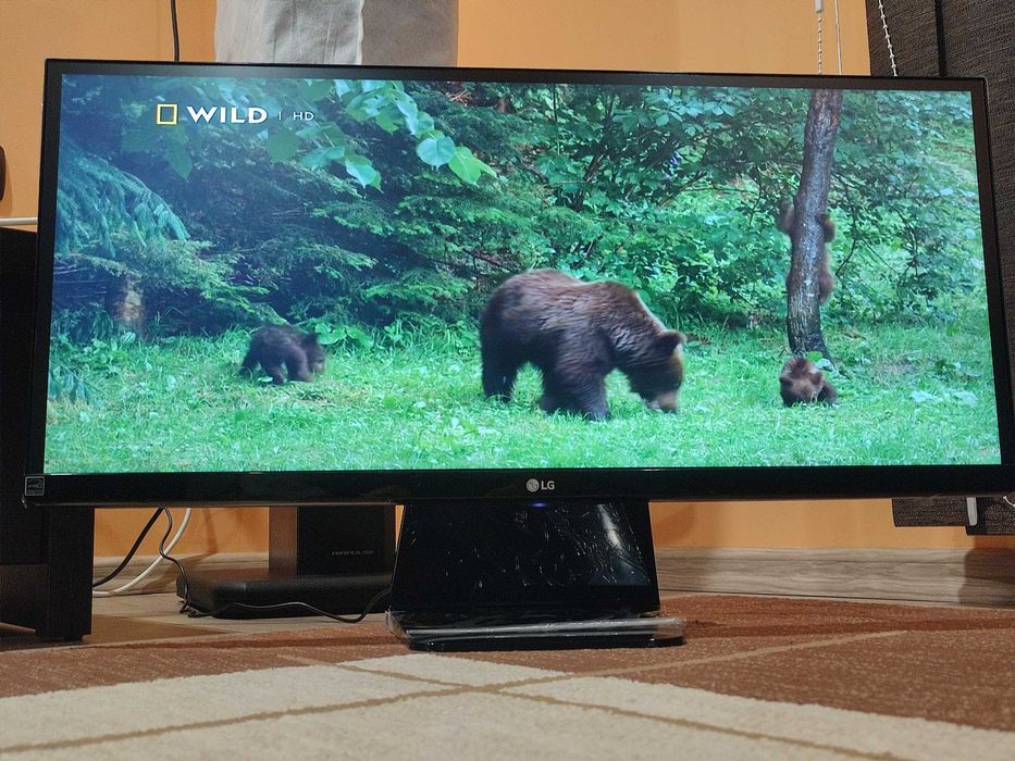 Монитор LG UltraWide