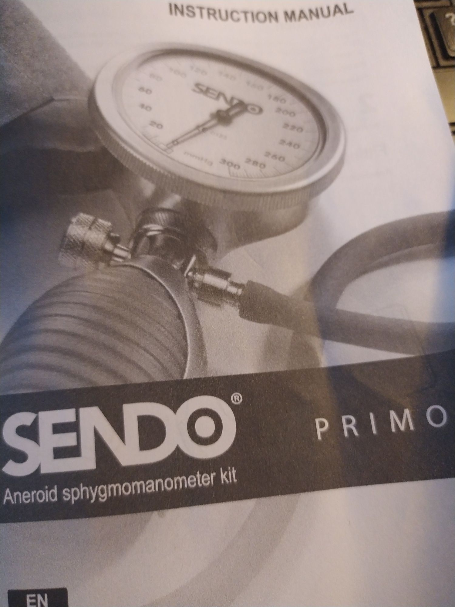 Работен офис стол много запазен--Механ.апарат за кръвно SENDO PRIMOнов