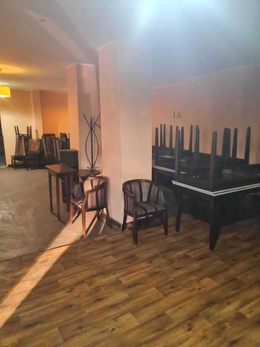 ÎNCHIRIEZ 2 spații comerciale!