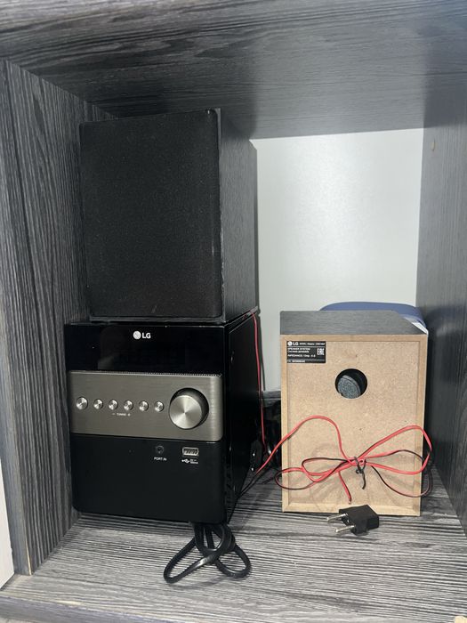 Музыкальный центр, колонки