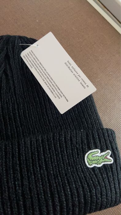 Căciulă LaCoste, nouă