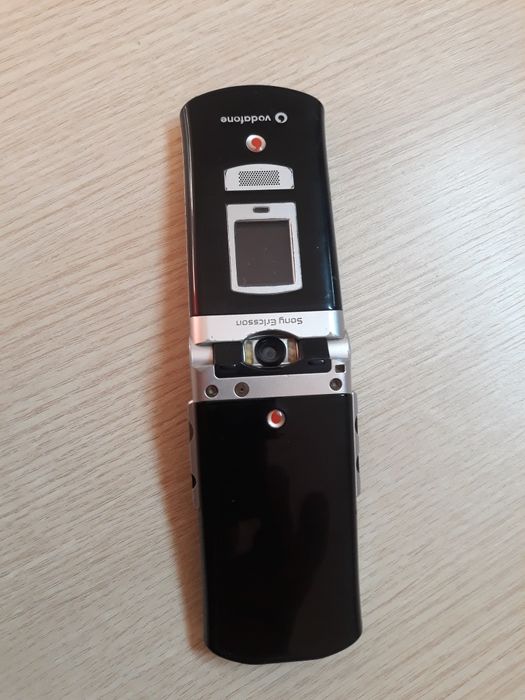 Sony Ericsson V800 in stare buna, telefon vechi de colectie, necodat