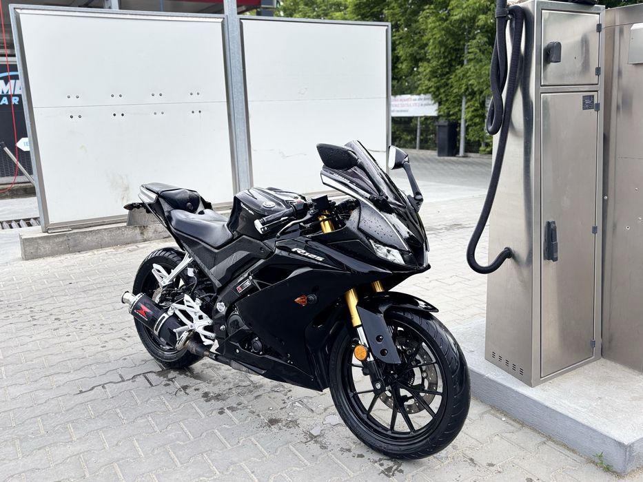 Yamaha yzf R125.