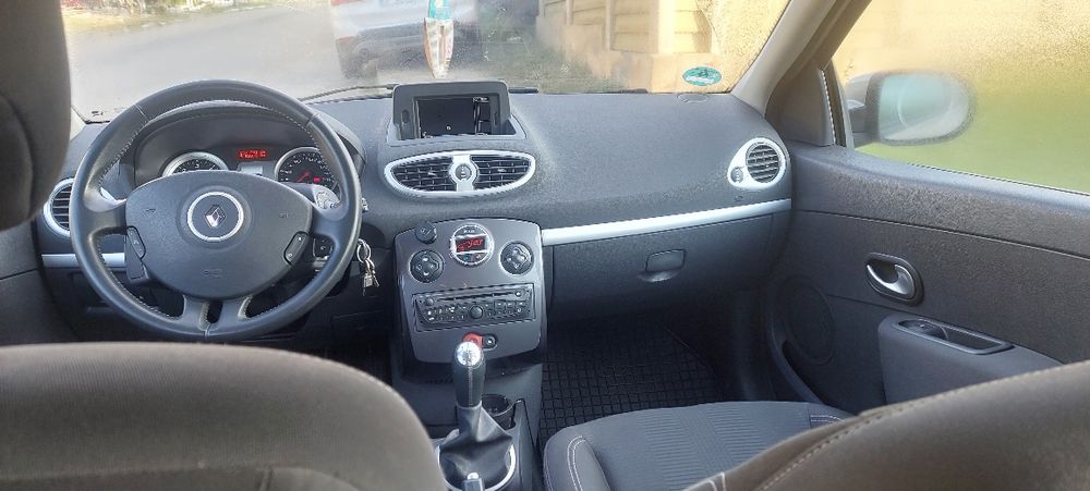 Clio 3 grandtour 2012