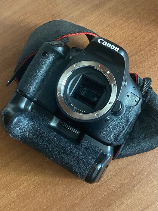 Зеркальный фотоаппарат canon 600d