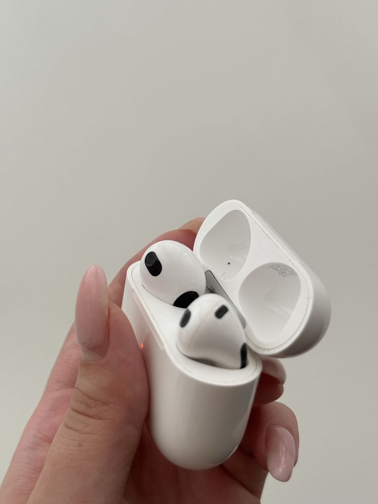 Наушники Apple AirPods 3 with Lightning Charging Case белый