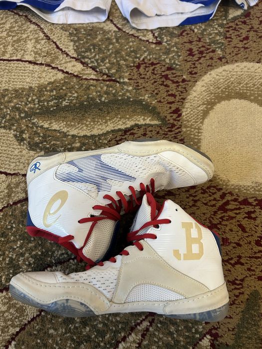 Продам борцовки новые