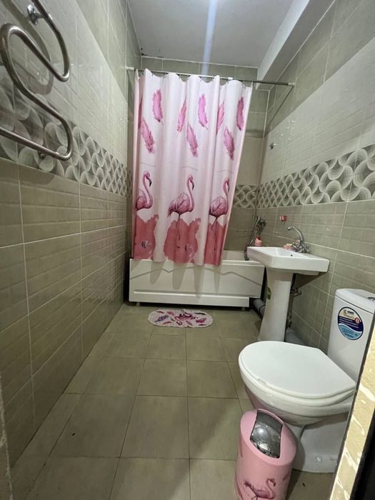 Чирчик 2 микро район Янги Узбекистон 1х сотилади 42 кв/М 28.000$ Налич