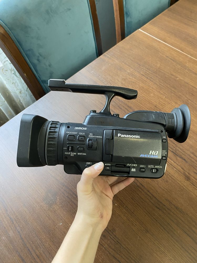 Камера Panasonic AG-HMC41E
