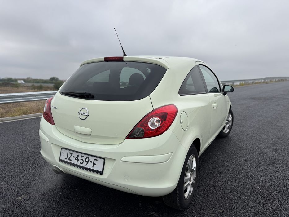 Opel Corsa facelift  1.4 benzina /2011/Euro 5