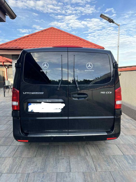 Vând Mercedes Vito tourer