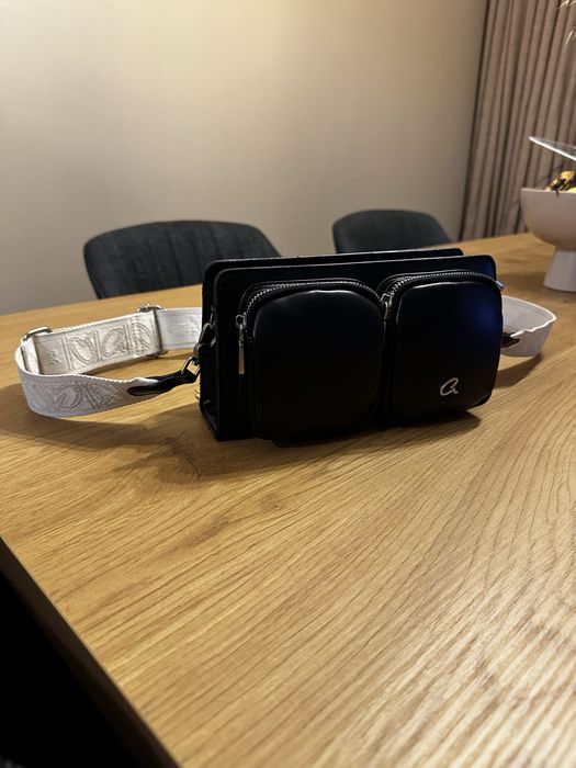 Дамска чанта Axel КАТО НОВА‼️