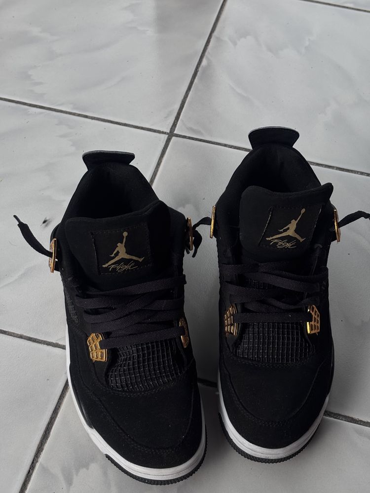 Jordan 4 Royalty