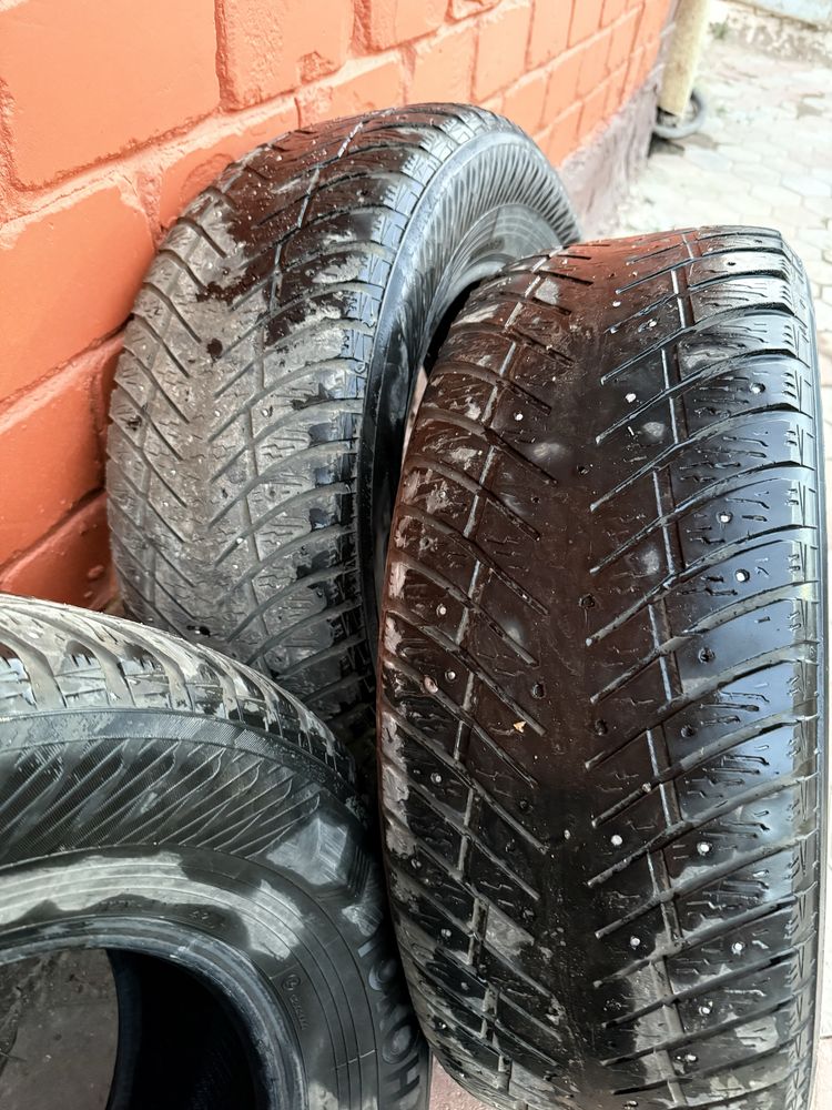 Yokohama iceGUARD iG65 265/65 R17 |