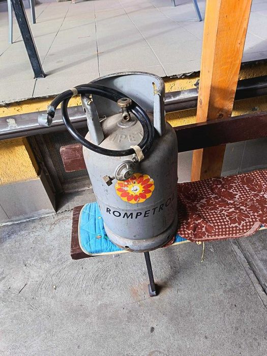 De vanzare butelie .